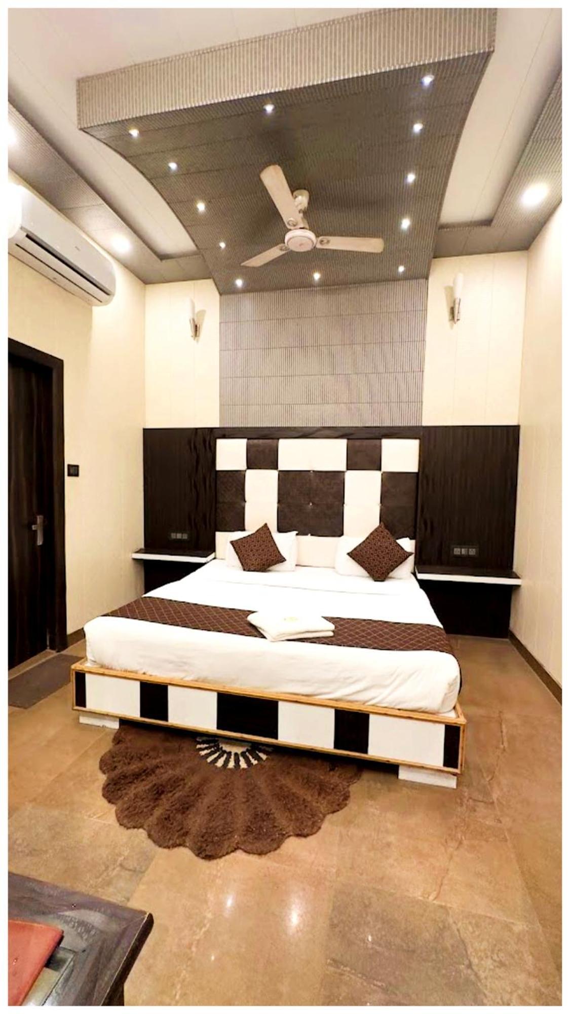 Grg Pardesi Hotel Haridwār Buitenkant foto
