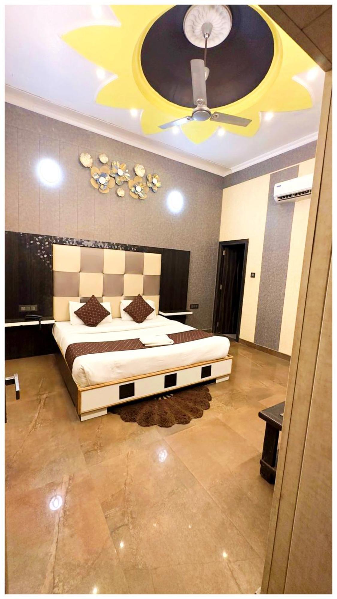 Grg Pardesi Hotel Haridwār Buitenkant foto