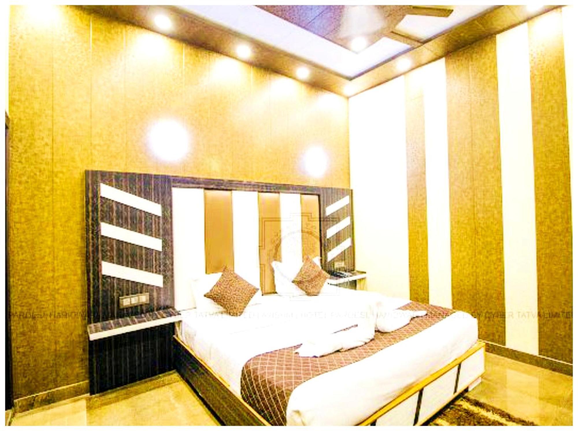 Grg Pardesi Hotel Haridwār Buitenkant foto