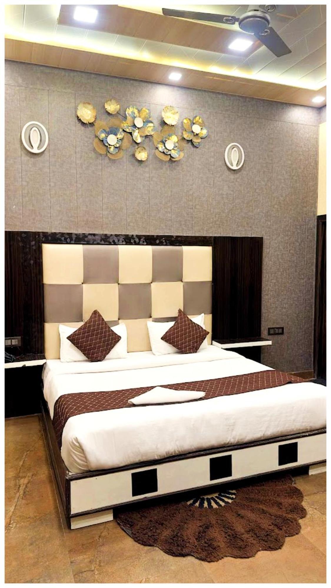 Grg Pardesi Hotel Haridwār Buitenkant foto