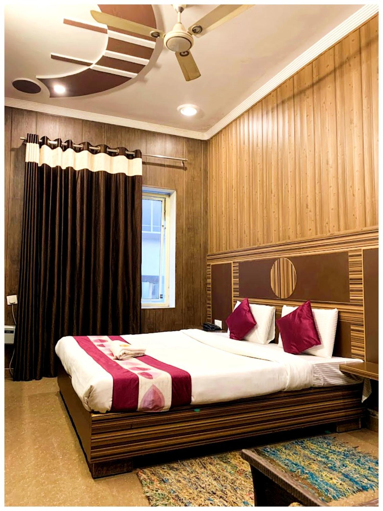 Grg Pardesi Hotel Haridwār Buitenkant foto