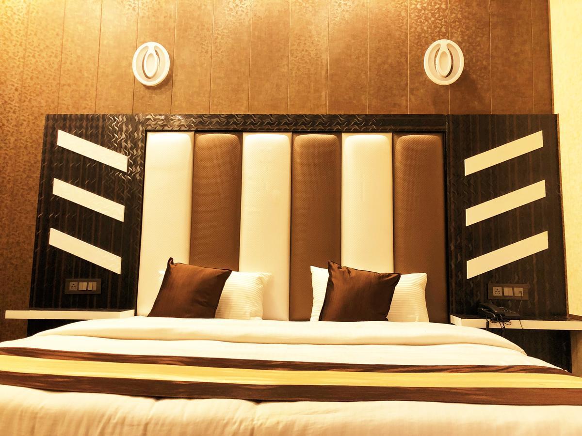 Grg Pardesi Hotel Haridwār Buitenkant foto