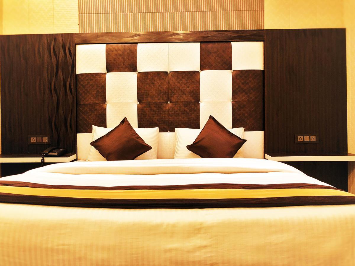 Grg Pardesi Hotel Haridwār Buitenkant foto