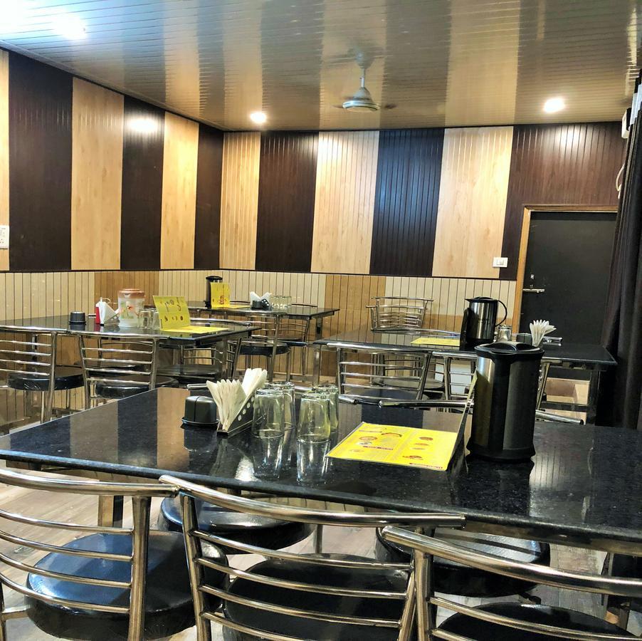 Grg Pardesi Hotel Haridwār Buitenkant foto