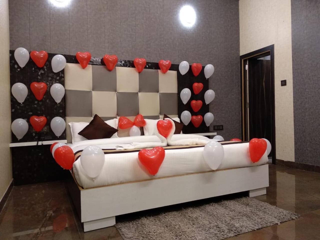 Grg Pardesi Hotel Haridwār Buitenkant foto