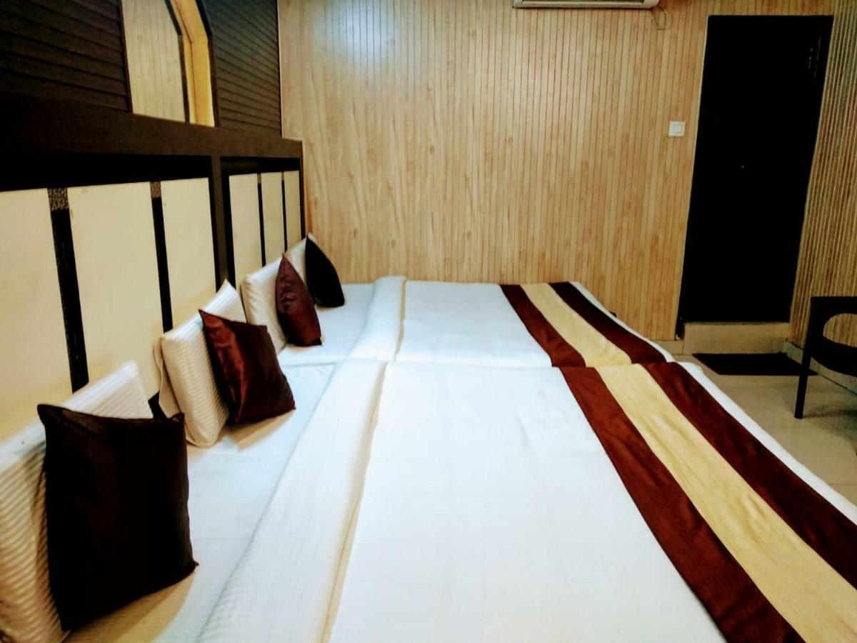 Grg Pardesi Hotel Haridwār Buitenkant foto