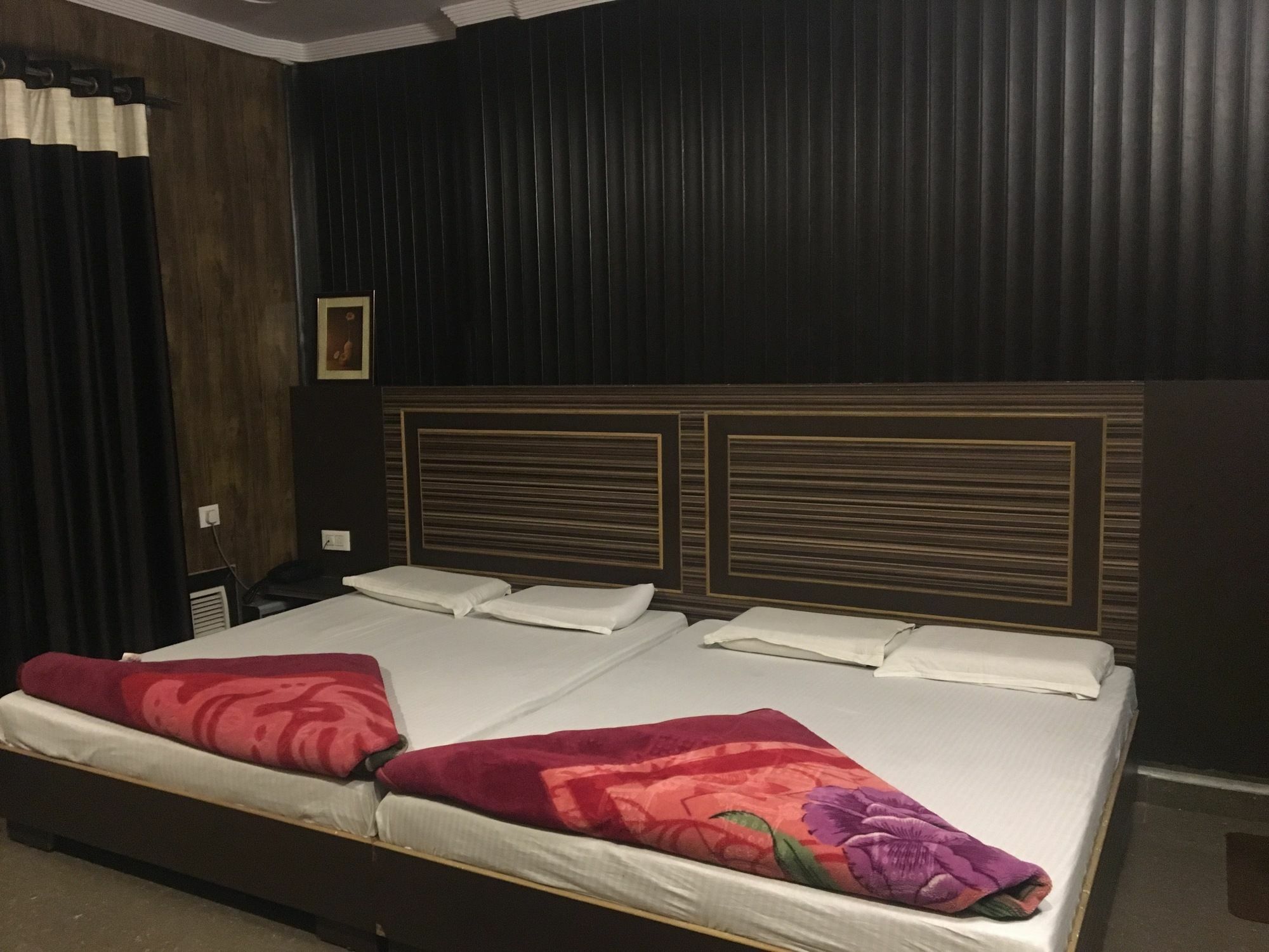 Grg Pardesi Hotel Haridwār Buitenkant foto